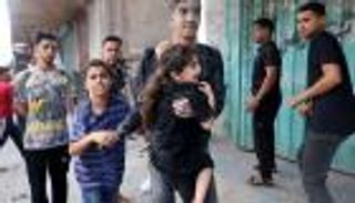 الأطفال والنساء.. "نصف" قتلى القصف على غزة