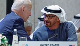 الشيخ محمد بن زايد آل نهيان والرئيس الأمريكي في لقاء سابق