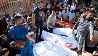 تشييع عدد من قتلى القصف الإسرائيلي على غزة