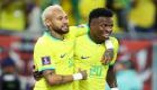 فضيحة برعاية نيمار وفينيسيوس.. معسكر البرازيل يتحول لملهى ليلي