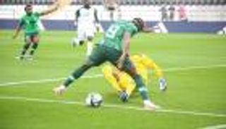 بعد ميسي ورونالدو.. أوسيمين ينضم لضحايا علي البليهي (فيديو)