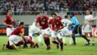 كلاسيكو العرب.. 5 مباريات لا تُنسى بين مصر والجزائر (فيديو)