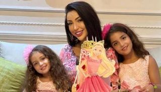 دنيا بطمة وبناتها