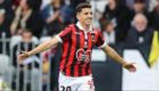 لاعب جزائري يخضع لتحقيق قضائي بفرنسا بسبب حرب غزة.. ماذا فعل؟