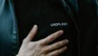 رجل يحتال على 20 مطعما بطريقة فريدة.. كيف هرب من دفع الفاتورة؟