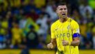 بـ«كعكة الأرقام».. لاعبو النصر يحتفلون بإنجازات رونالدو (فيديو)