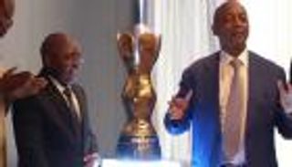 هل يشارك الزمالك في الدوري الأفريقي؟.. رئيس الكاف يجيب