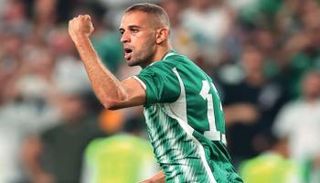 إسلام سليماني نجم منتخب الجزائر