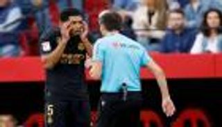 حصار فاشل و3 صدمات.. حكم مباراة إشبيلية يتجاهل ضغط ريال مدريد (فيديو)