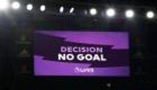 الدوري الإنجليزي بدون VAR.. مفاجأة ليفربول وصدمة لمانشستر سيتي