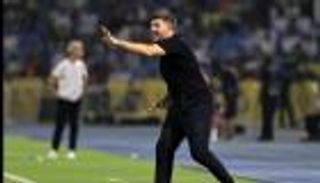 لعيون طريد يونايتد.. جيرارد يستعد للتضحية بأجانب الاتفاق السعودي