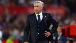 حكم مباراة إشبيلية وريال مدريد يُفجر سخرية أنشيلوتي