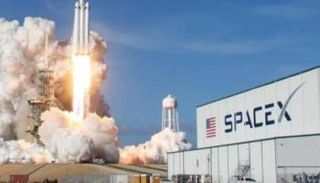 انطلاق صاروخ فالكون 9