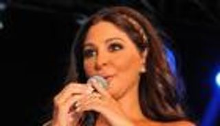 إليسا تدعم فلسطين في ألمانيا.. دقيقة صمت من أجل الشهداء (فيديو)