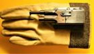 السلاح الأغرب في الحرب العالمية الثانية.. «قفاز الموت»