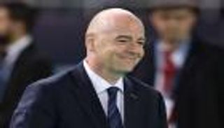 «أستمتع بمشاهدته».. إنفانتينو يتغزل في الأهلي المصري «الكبير» (فيديو)