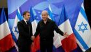 ماكرون يقترح من إسرائيل توسيع تحالف «داعش» ليشمل «حماس أيضا»