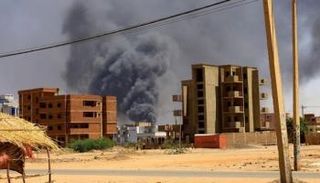 آثار الاشتباكات في الخرطوم - أرشيفية