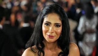 منى زكي   