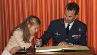 ليونور مع والدها الملك فيليبي