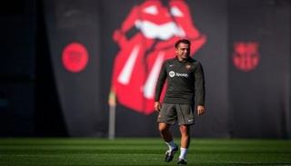 تشافي هيرنانديز مدرب برشلونة