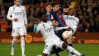 هيمنة كتالونية.. التشكيلة الأغلى في كلاسيكو ريال مدريد وبرشلونة