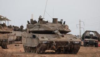 قوات إسرائيلية على حدود غزة - رويترز