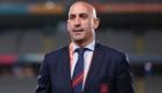 بعد قبلة مونديال السيدات.. الفيفا يضرب روبياليس بعقوبة جديدة