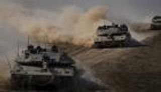 إسرائيل تعلن مقتل ضابط وإصابة عسكريين اثنين جراء انقلاب دبابة