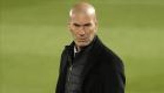بذكريات ريال مدريد.. هل يعيد الدوري السعودي زيدان إلى الملاعب؟