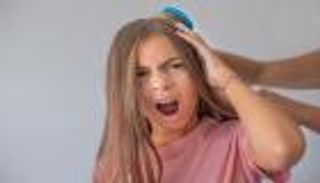 ما هي أسباب متلازمة الشعر الخشابي.. وكيفية فك تشابك الشعر بالخطوات؟