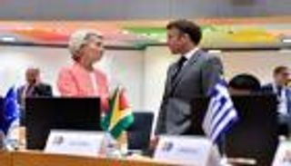 ماكرون «الغاضب» يقاضي المفوضية الأوروبية بسبب «اللغة الإنجليزية»