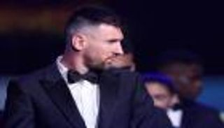 ثامن كرة ذهبية.. ليونيل ميسي يتلاعب بالتاريخ