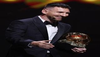 ليونيل ميسي الفائز بجائزة الكرة الذهبية 2023