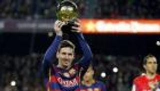 برشلونة وميسي.. قصة حب قطعها سان جيرمان وأحيتها باريس