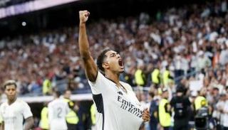 جود بيلينغهام يحيي جمهور ريال مدريد في الكلاسيكو