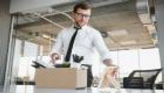 من بينها تطوير مهاراتك.. إليك أهم نصائح عند الإقالة من العمل