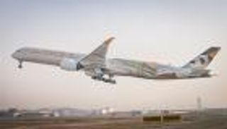 تجربة سفر آمنة وموثوقة.. «الاتحاد للطيران» تحافظ على أعلى معايير السلامة