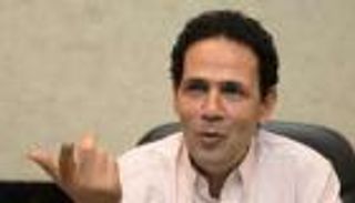 شريف حلمي يتعرض لوعكة صحية.. وابنته تطلب الدعاء