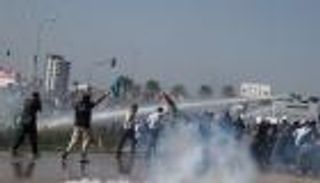 بالصور.. الغضب يحاصر قاعدة إنجرليك الجوية الأمريكية في تركيا