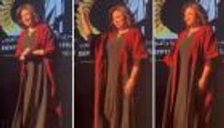 إلهام شاهين تحضر تكريمها في أمريكا بالعلم الفلسطيني (فيديو)