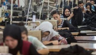  انكماش النشاط غير النفطي بمصر في أكتوبر بفعل التضخم ونقص الإمدادات