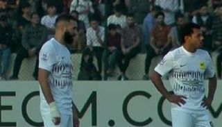 كريم بنزيما لاعب الاتحاد ضد القوة الجوية