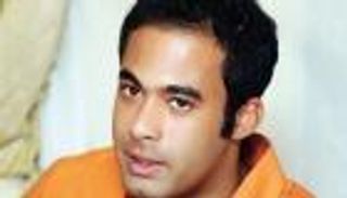 هيثم أحمد زكي.. هل ساهم التفكك الأسري في وفاته؟  (تقرير)