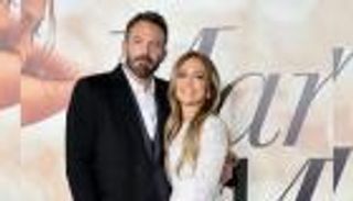 جينيفر لوبيز ترد على معجبة غازلت بن أفليك بلفظ خارج (فيديو)