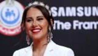 نقل ياسمين رئيس إلى المستشفى (صورة)