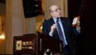 هاني عتيبة.. طبيب مصري يبلغ «العالمية» في بريطانيا