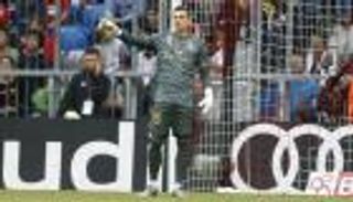 زوجة حارس ريال مدريد تحدد شرط الرحيل