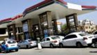 «الحوثي» يرفع أسعار الوقود رغم تدفقه عبر ميناء الحديدة.. جرعة جديدة