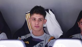 أردا غولر يطيح بطبيب ريال مدريد